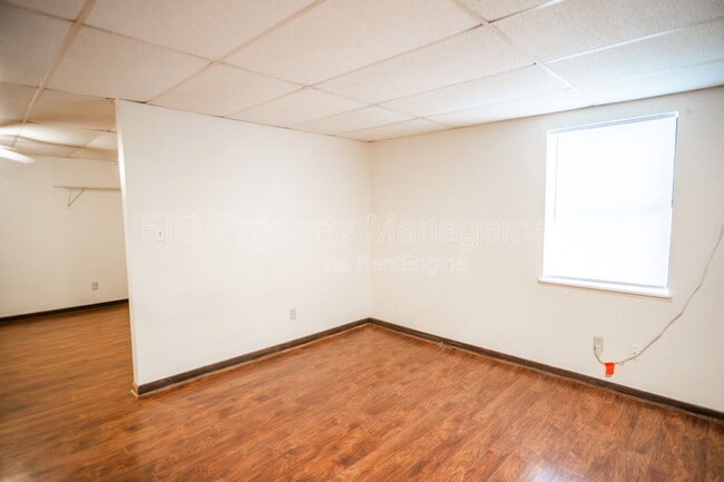 Building Photo - 707 W Race St Unit 11