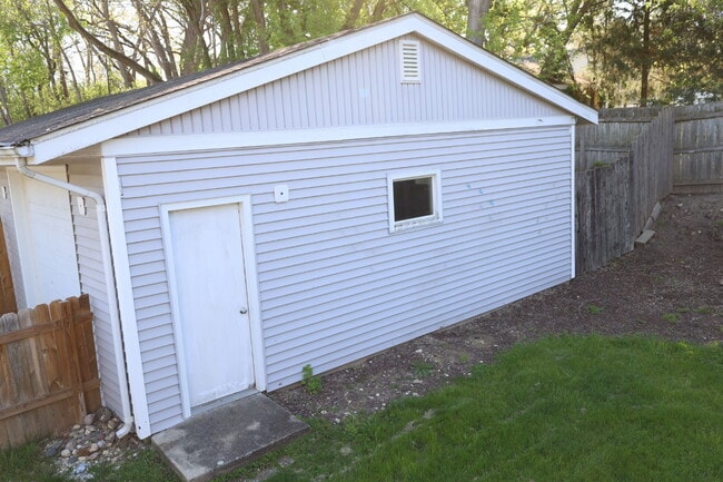 Photo - 5412 E Wonder Lake Rd