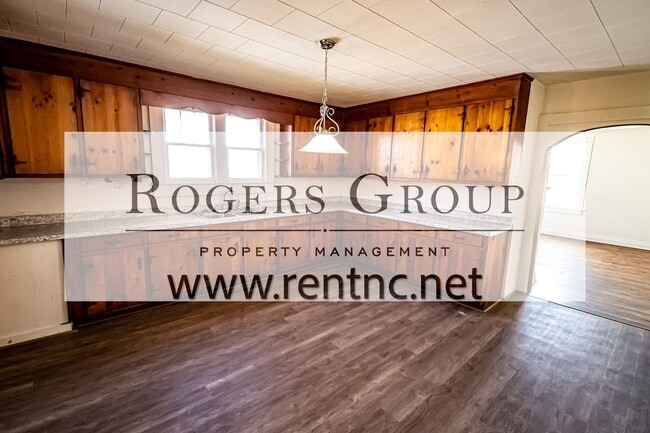 Photo - 325 Alexander Ave