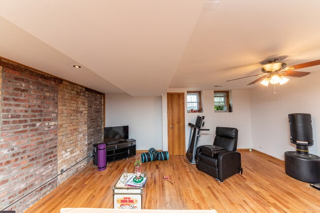 Photo - 1535 W Leland Ave