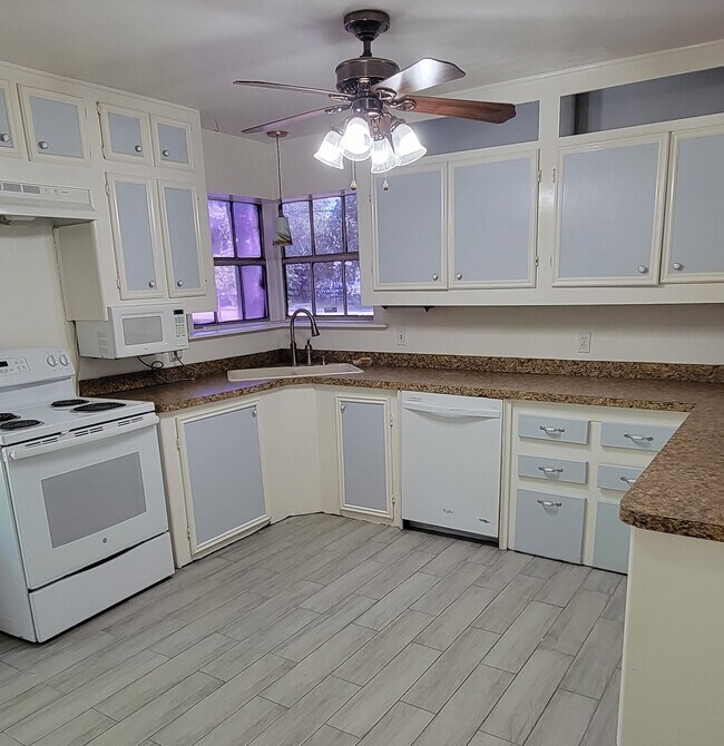 Photo - 17308 Valley Ln