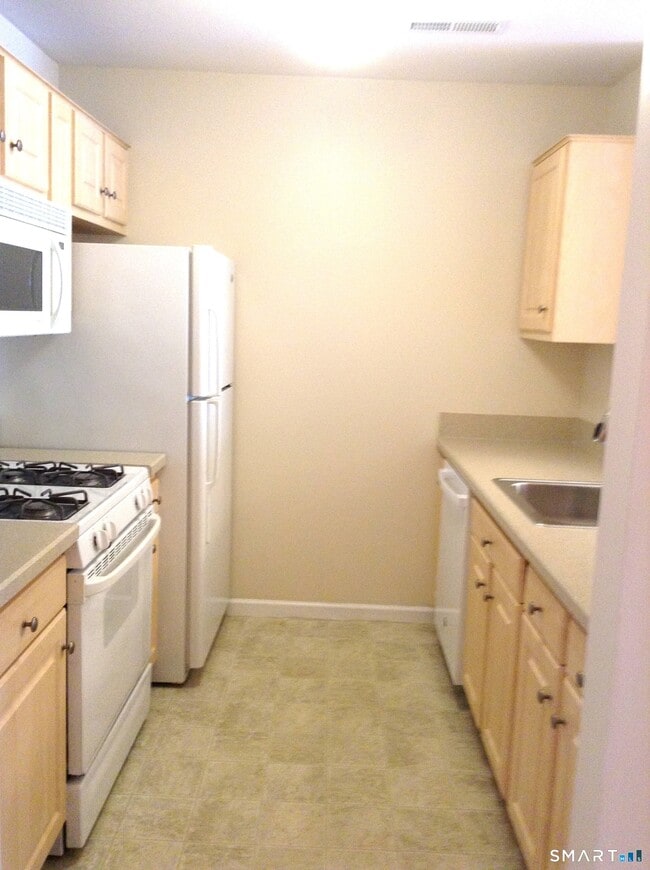 Photo - 1220 Whitney Ave Unit 2D