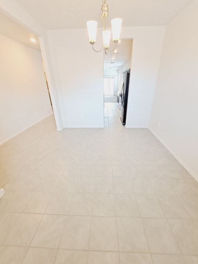 Photo - 3 bed 2 bath home in Huning Ranch!