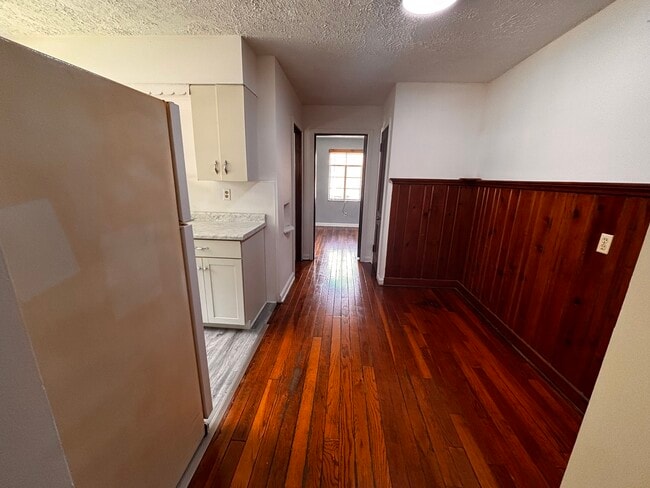 Photo - 360 Ross Ave Unit 360 Ross Ave APT B
