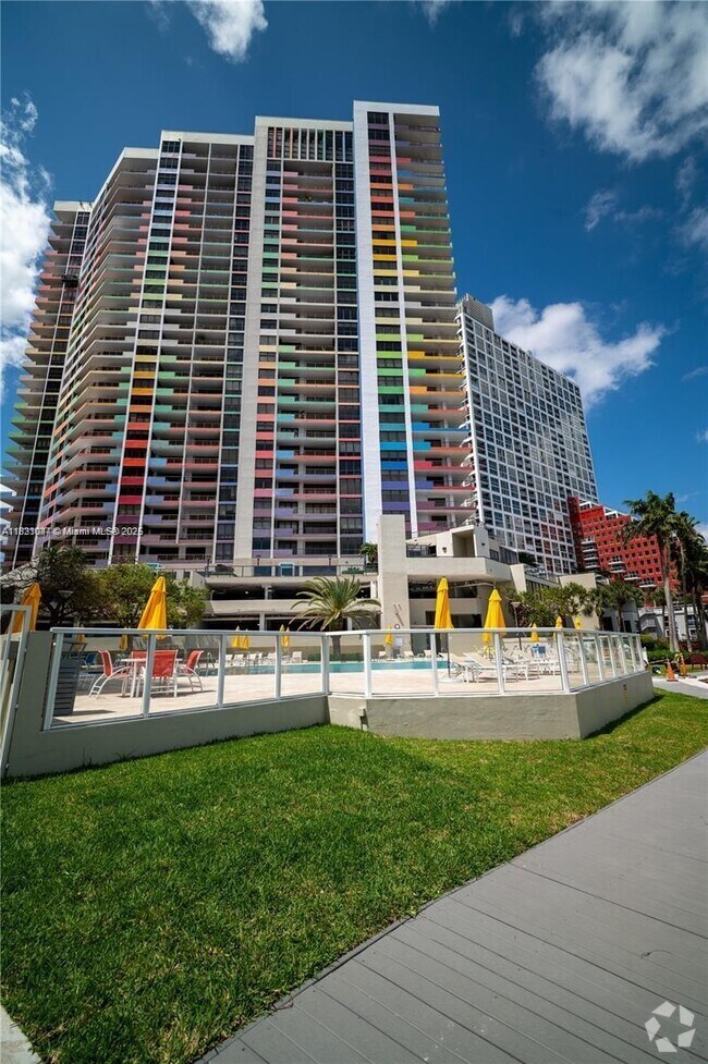 Building Photo - 1581 Brickell Ave Unit 507 Rental