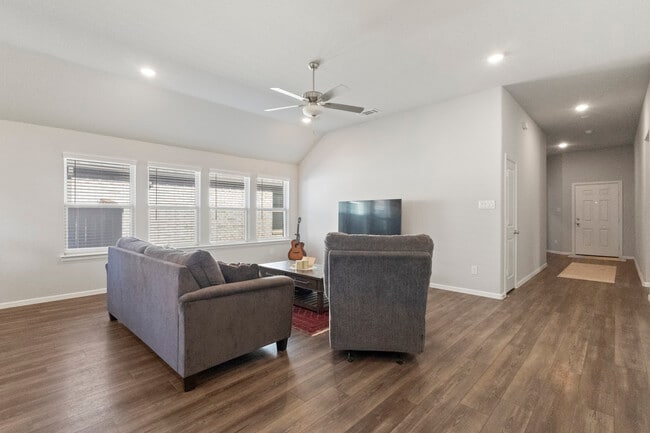 Photo - 1421 Avalon Ct