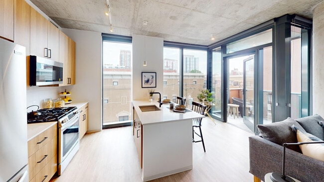 Building Photo - 1619 S Michigan Ave