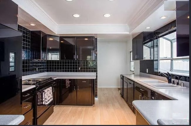 Photo - 745 Oxford Ave