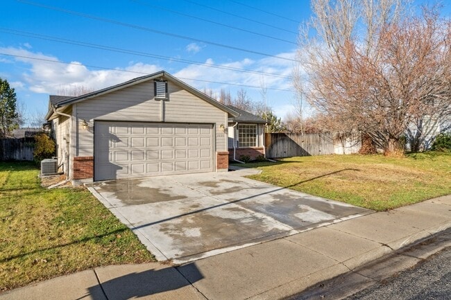 Photo - 2036 E Oakridge Ct