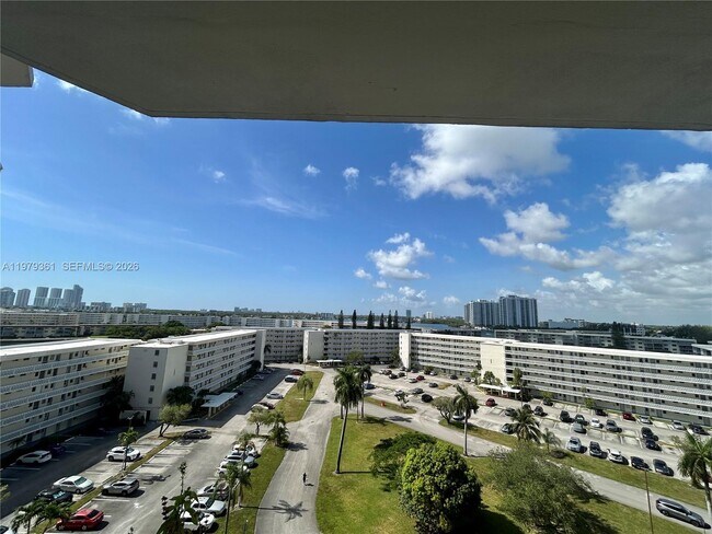 Photo - 18031 Biscayne Blvd Unit 904