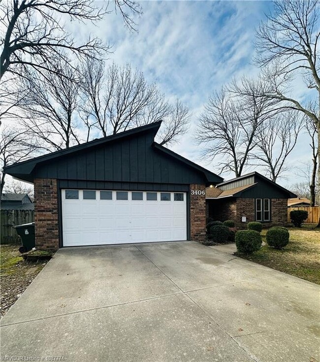 Building Photo - 3406 Erin Oaks Ct