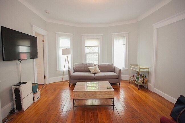 Photo - 50 Holyoke Rd Unit 1