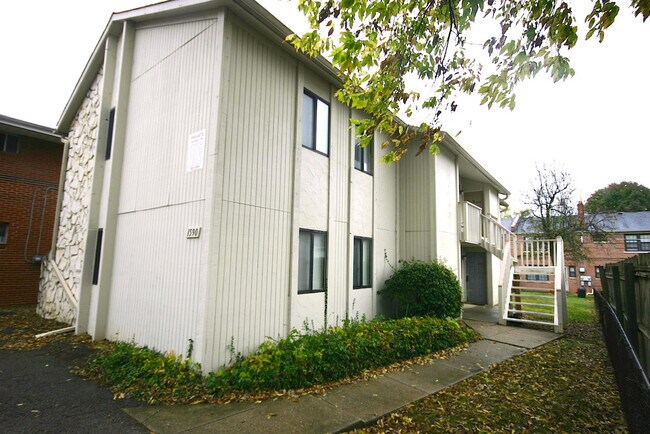 Exterior - 1590 N Star Ave Unit A