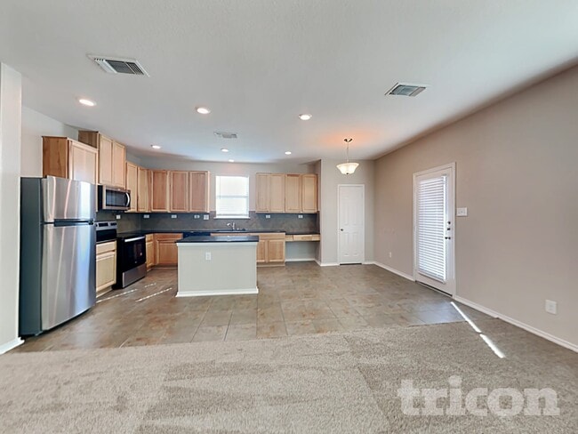 Photo - 2615 Green Leaf Way