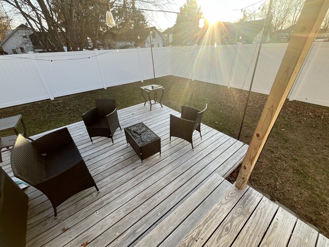 Deck with furniture - 210 E Lakewood St Unit Rear
