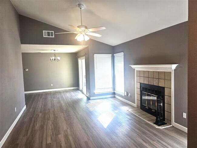 Photo - 12327 Limerick Ave