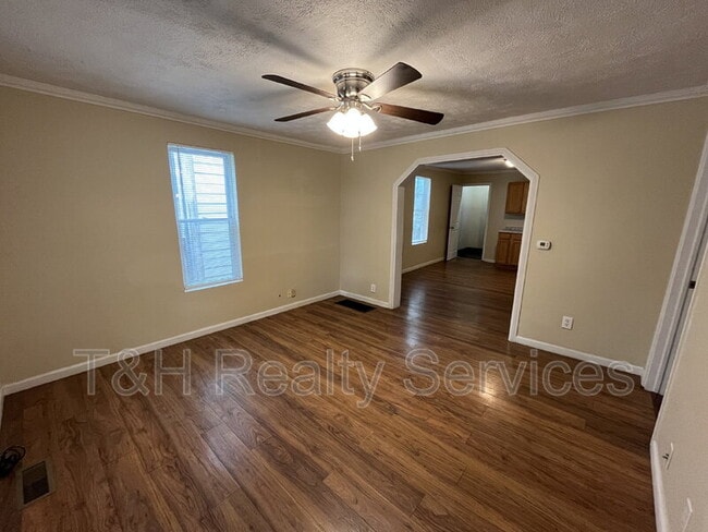 Photo - 1551 W New York St
