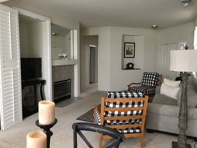 Photo - 344 Gladstone Dr