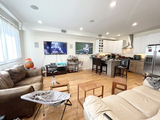 Photo - 283 Dorchester St Unidad T