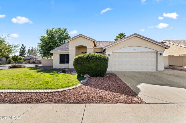 Building Photo - 1777 E Sheffield Ave