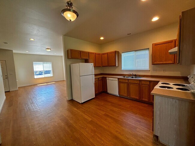 Photo - 3 Bed 2.5 Bath Lynden Townhome Unit A