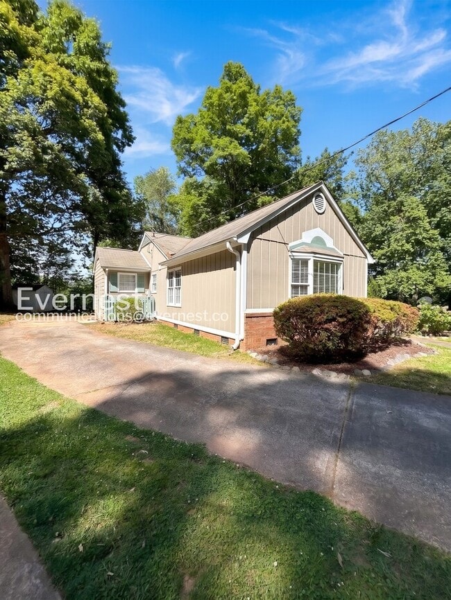 Photo - 1231 Willowlake Ct