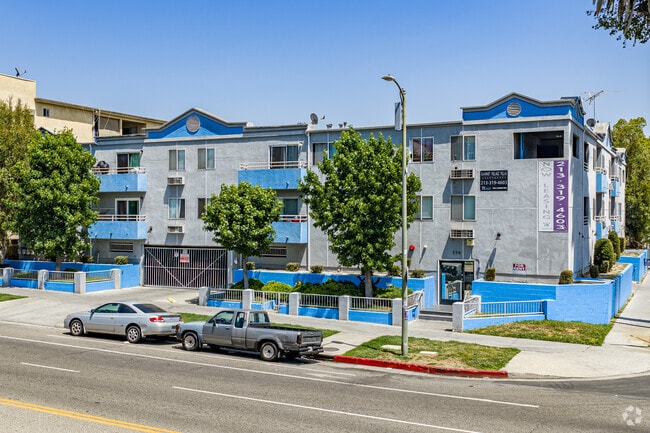 Building Photo - Rampart Village Villas