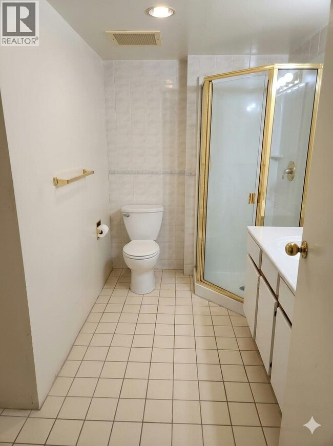 8 Laguna Ct Unit 902