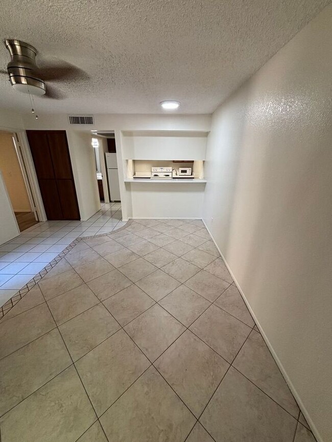 Building Photo - Welcome Home to El Diablo Apartments – 1 B...