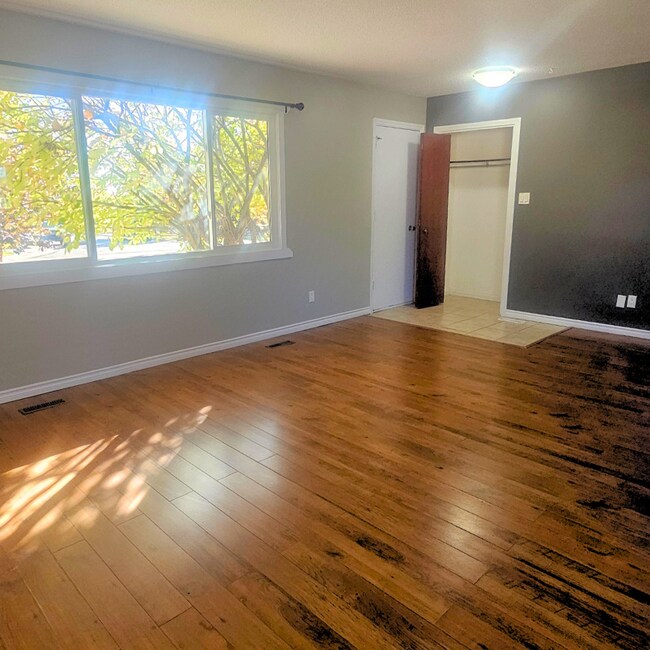 Photo - 10904-1093A 93a St