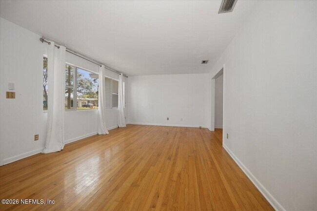 Photo - 2214 Larry Dr