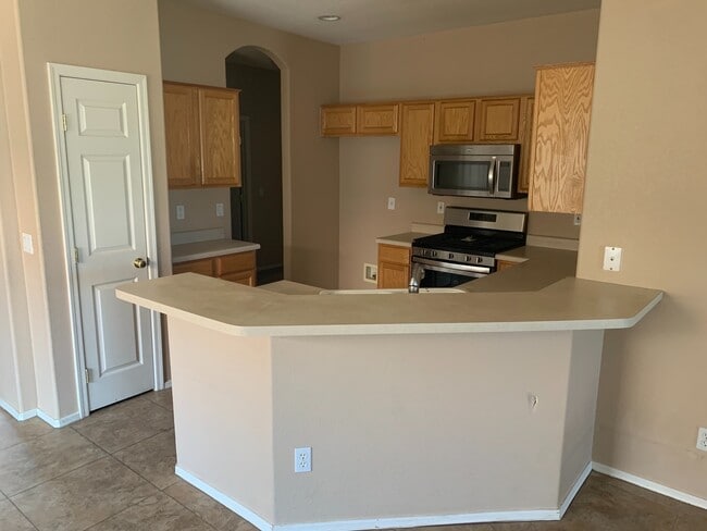 Photo - 4 Bed 2 Bath home!