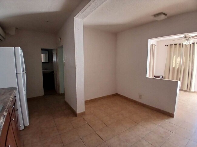 445 Rosemont St Unidad Back House
