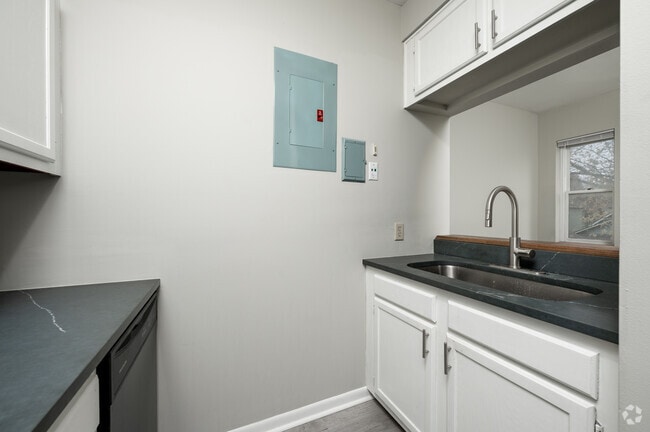 Studio - 676SF - Kitchen - Lockerbie Flats