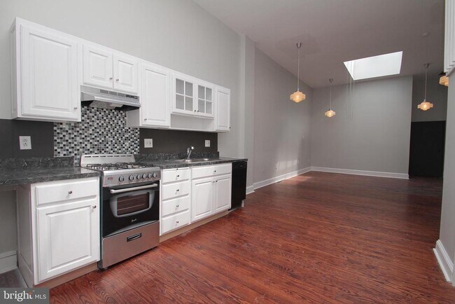 Photo - 1527 South St Unit 2R