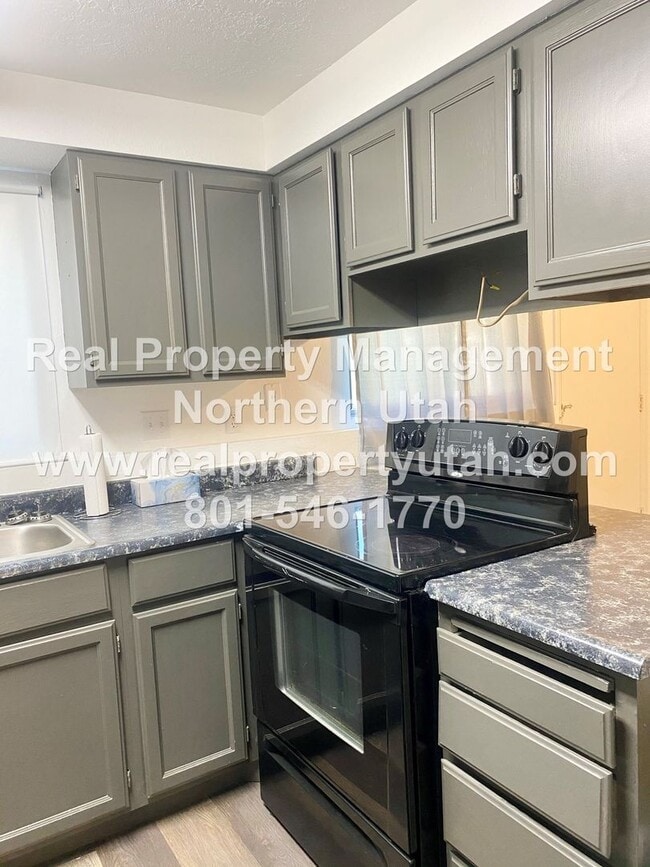 Photo - 3 Bedroom 1.5 Bath Townhome Available in Clearfield