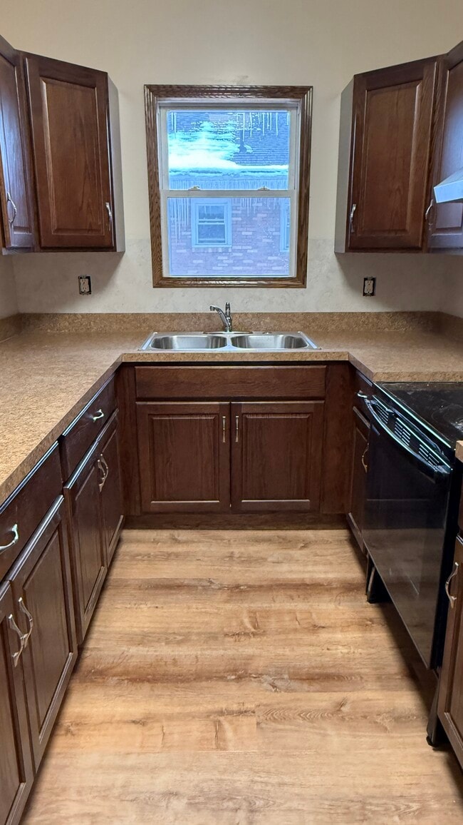 Kitchen - 1494 Front St Unit 3