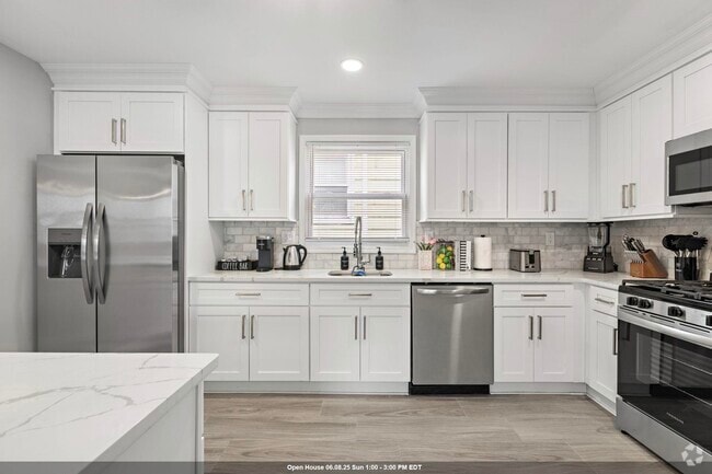 Building Photo - 728 John F. Kennedy Blvd Unit 3 Rental