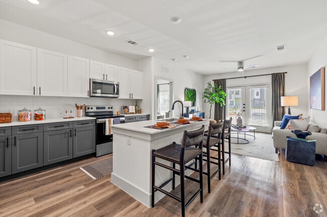 2BR, 2BA - 1,048SF - Kitchen