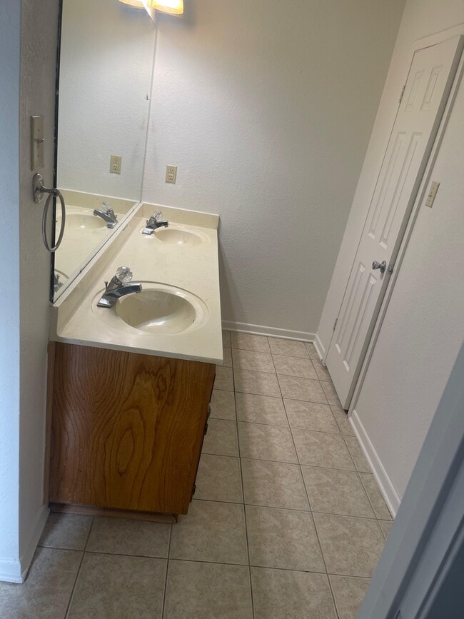 Photo - 1702 Edgefield St