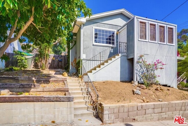 Photo - 2225 Baxter St