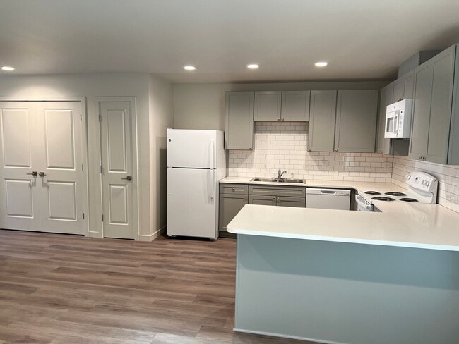 Photo - Cowiche Creek Townhouses