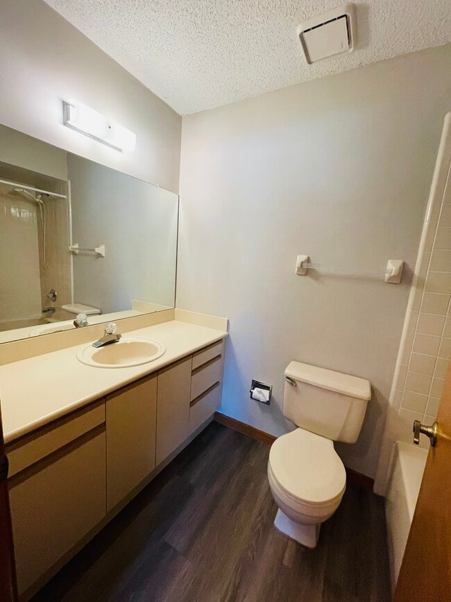 Photo - 1113 Oak Forest Cir