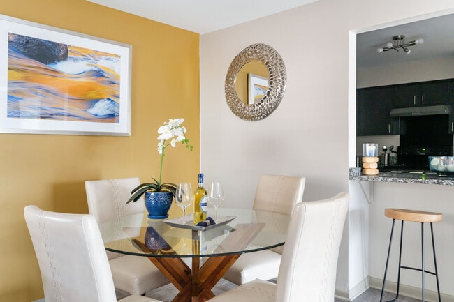 Photo - Sona at Harding