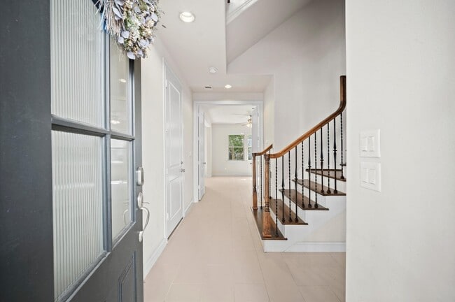 2710 Arabelle Grove