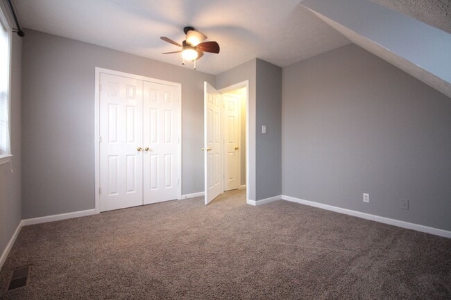 Photo - 135 Waterford Dr