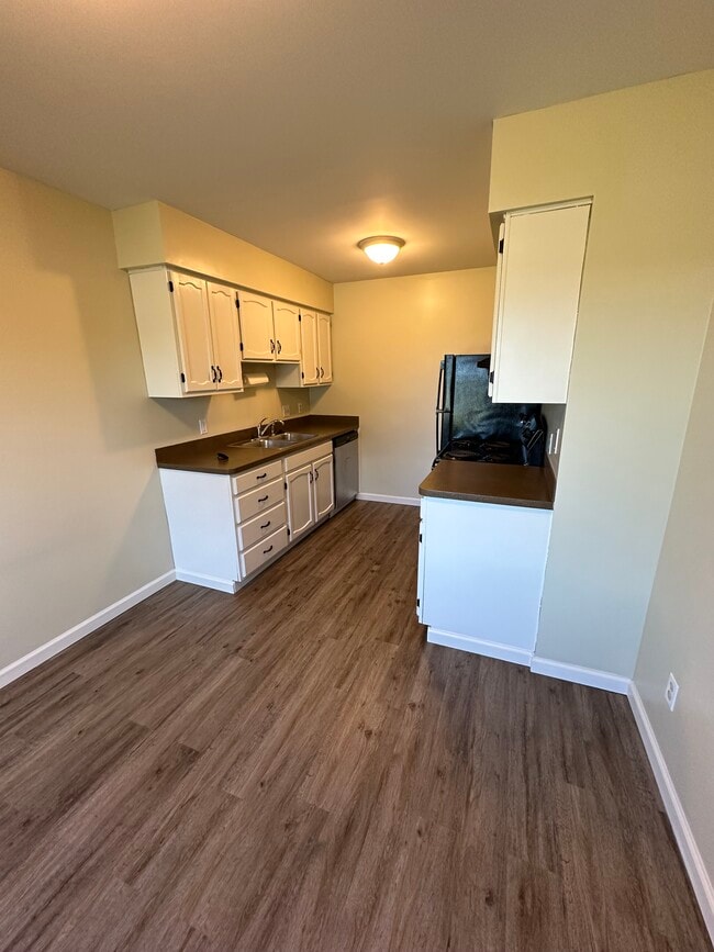 Photo - 3900 N Saginaw Rd