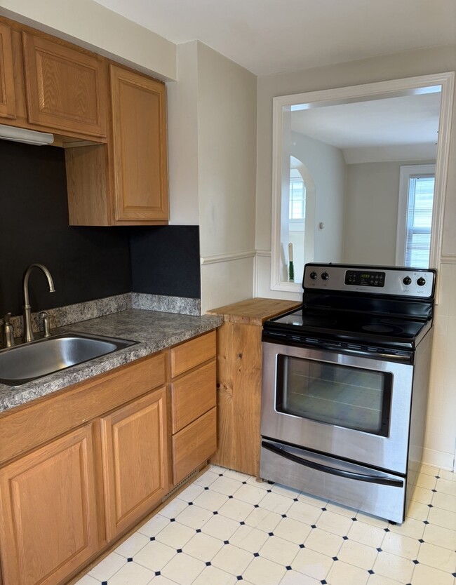 Photo - 15 Hamilton Dr Unit Upper