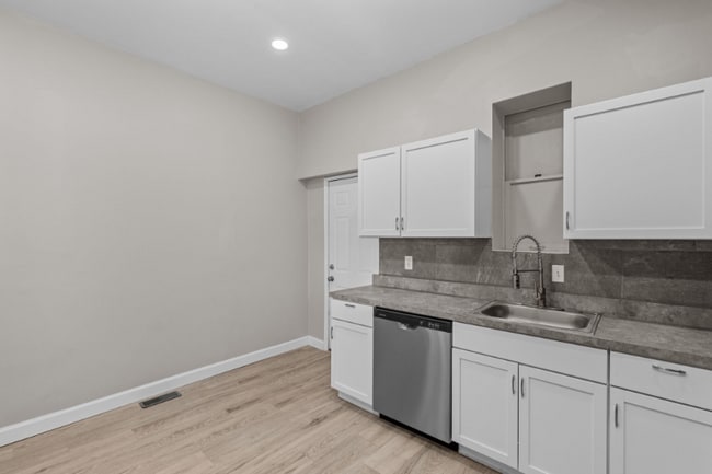 Photo - 3231 Taft Ave