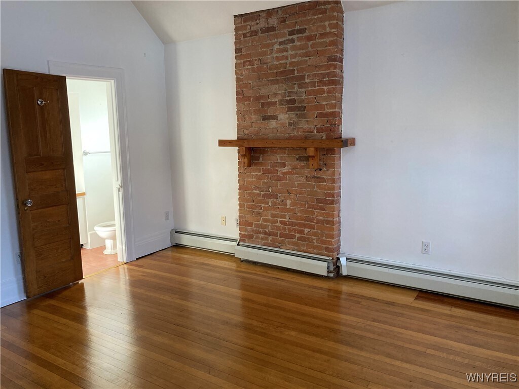 Photo - 451 Franklin St